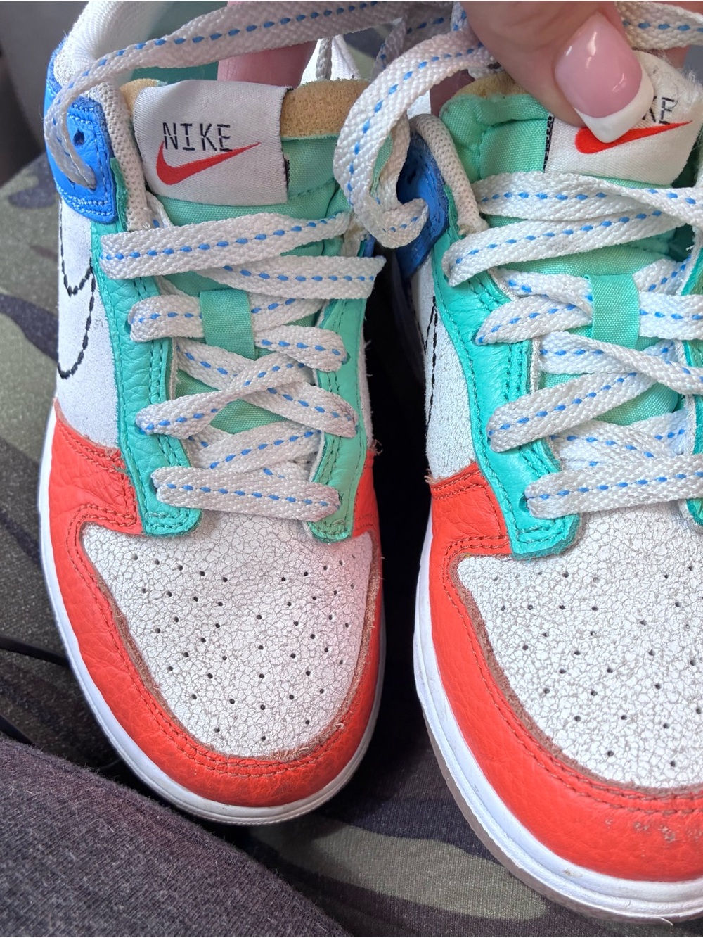 Nike Kids Turquoise & Orange Low-Top Sneakers with White Accents